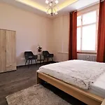 King Charles Residences شقة بودابست