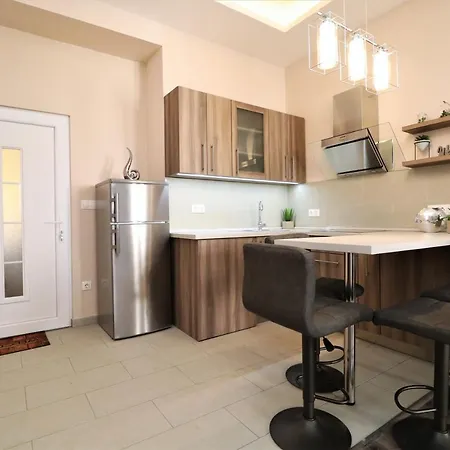 King Charles Residences דירה